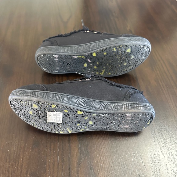 BOBS Black Canvas Sneakers - Picture 3 of 4